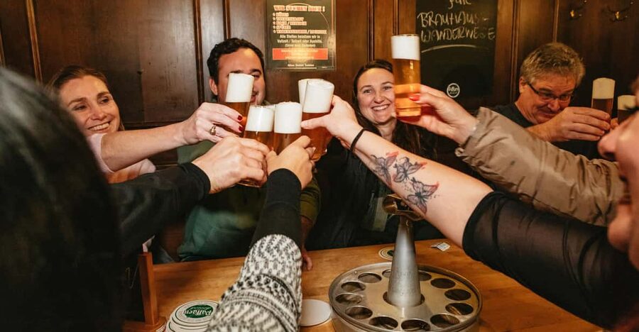 Cologne: Old Town Beer History Tour - Meeting in the Old Town