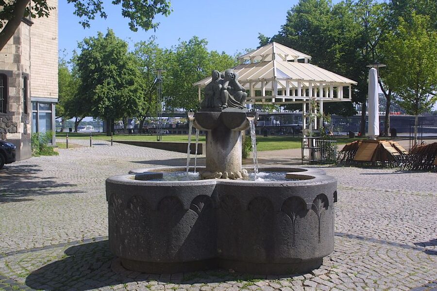 Cologne: Old Town Historical Walking Tour with GEO Epoche - Glockengasse and Stories Attached to Buildings