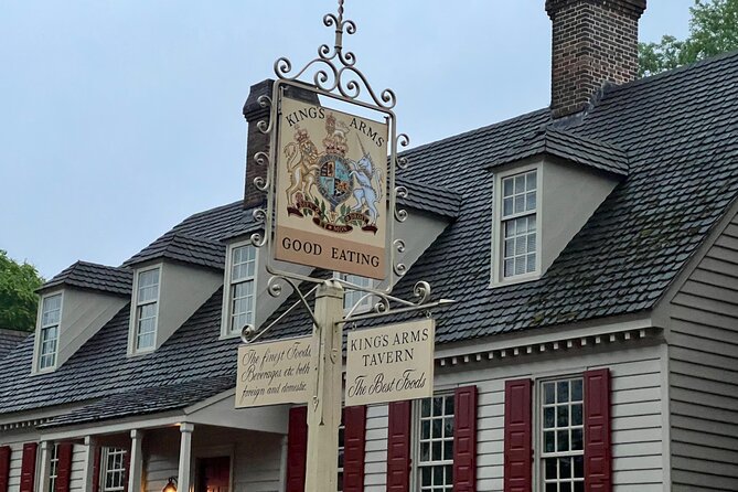 Colonial History Tour in Williamsburg Virginia - What you see between the two endpoints