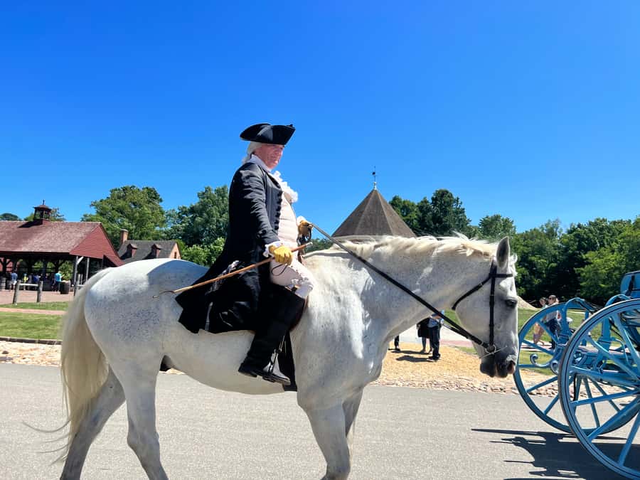 Colonial Williamsburg: Colonial History Guided Walking Tour - Walking East Duke of Gloucester Street
