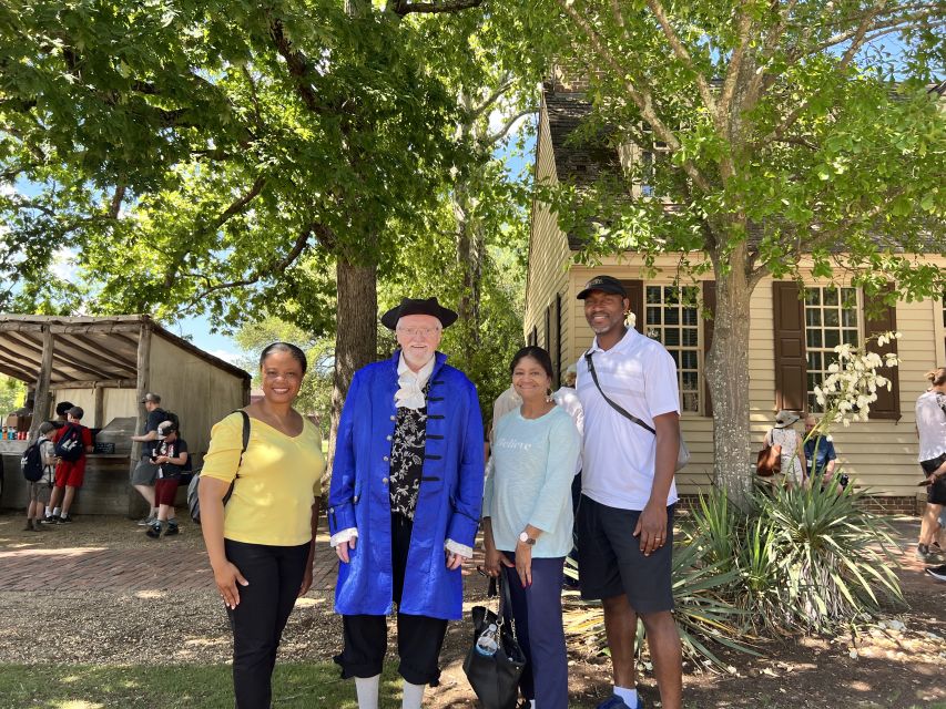 Colonial Williamsburg: Colonial History Guided Walking Tour - Around the Governor’s Palace: from royal rule to elected officials