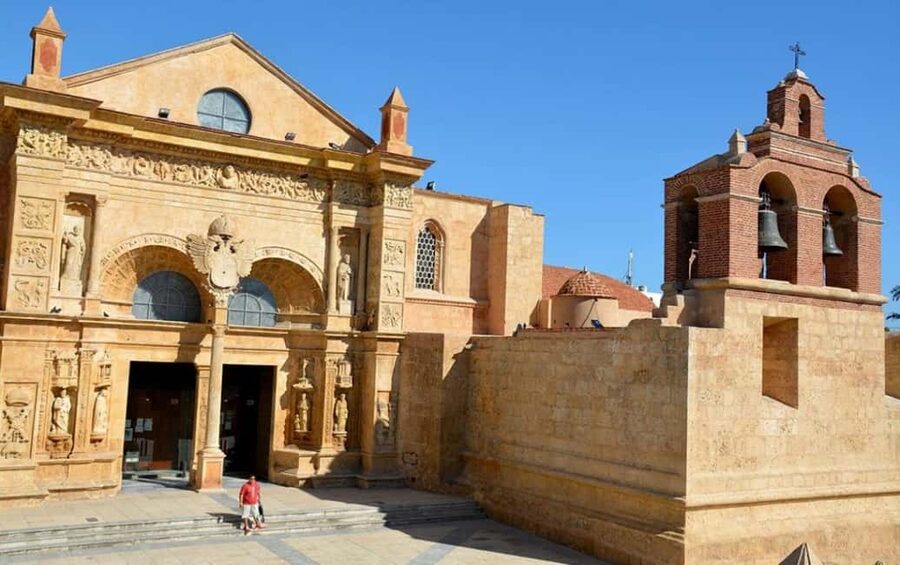 Colonial Zone: Historical Tour with a visit to the Columbus Lighthouse and Tres Ojos Park - Three Eyes Park: caves, water, and a short burst of nature