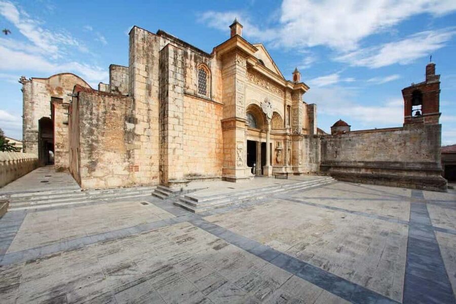 Colonial Zone: Historical Tour with a visit to the Columbus Lighthouse and Tres Ojos Park - Calle Las Damas and the city’s first cathedral