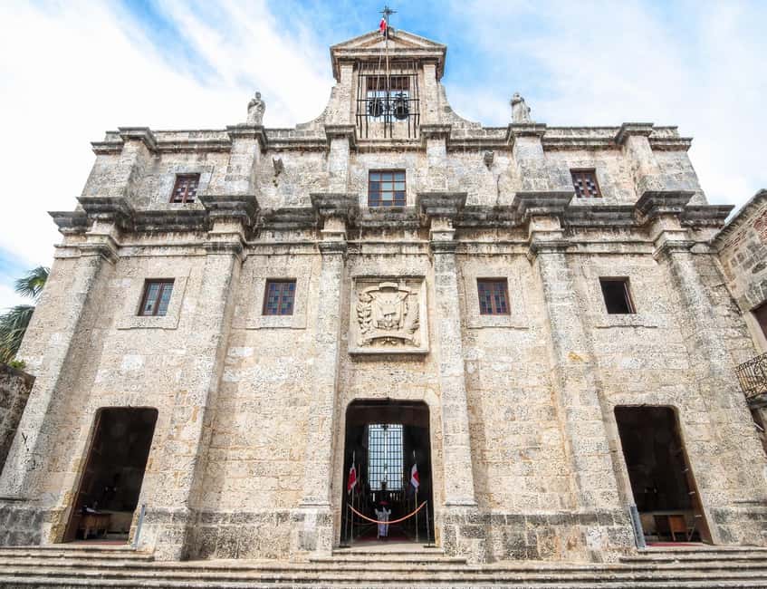 Colonial Zone: Historical Tour with a visit to the Columbus Lighthouse and Tres Ojos Park - Transport, pickup, and the real length of the day
