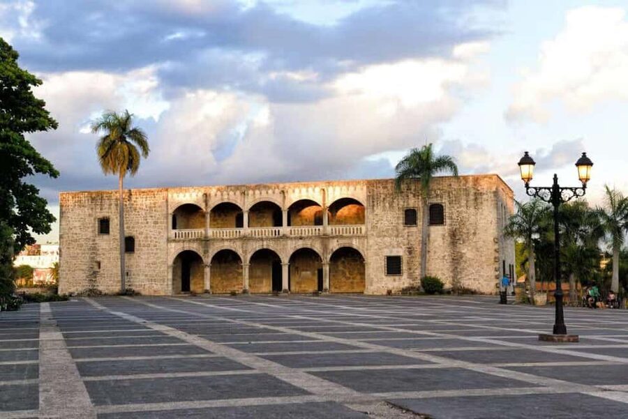 Colonial Zone: Historical Tour with a visit to the Columbus Lighthouse and Tres Ojos Park - Who should book this Santo Domingo tour?