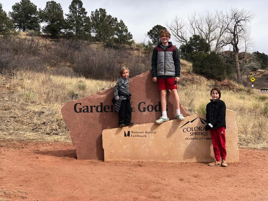 Colorado Springs: Garden of the Gods & Historic Town Tour - Historic towns add a local side