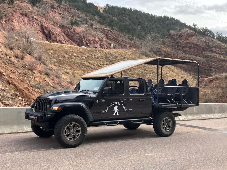 Colorado Springs: Garden of the Gods & Historic Town Tour - Garden of the Gods by open-air jeep