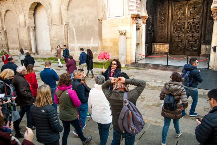 Córdoba: Skip-the-Line Great Mosque-Cathedral History Tour - Walking Through the Forest of Arches