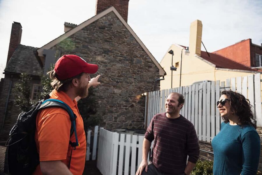 DC: Georgetown History & Architecture Tour with Local Guide - Martin’s Tavern and stories with a lighter touch