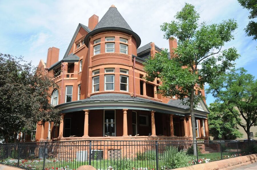 Denver: History and Architecture Walking Tours - Small group size, meeting point, and weather