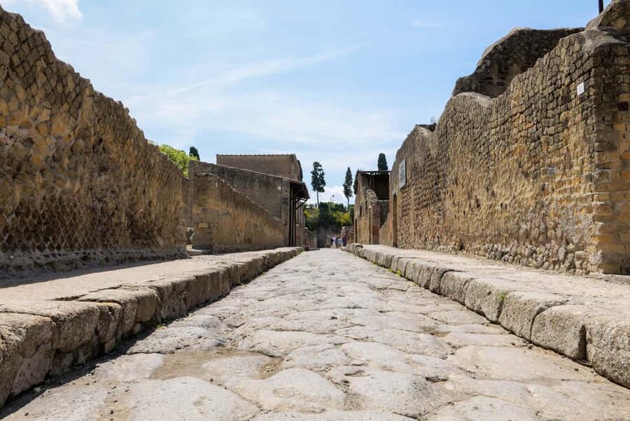 Discover Herculaneum: A guided tour of the ancient Roman city - The House of the Bicentennial and the feel of private life