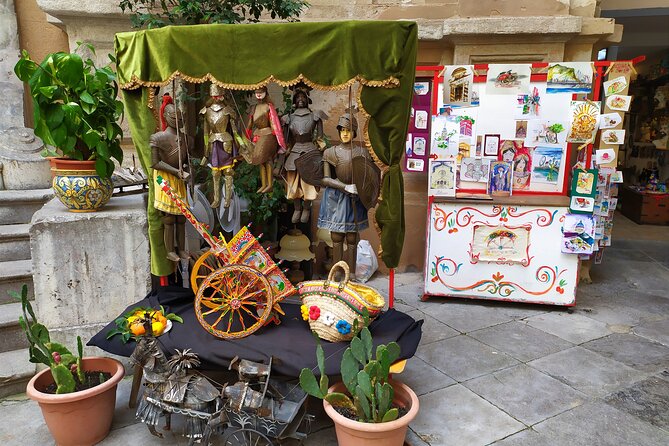 Discover Palermo in 3 hours. Art, history, markets and street food - Quattro Canti and the heart of old Palermo
