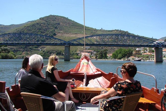 Douro Valley: Historical Sites, Wine Experience, Lunch & Cruise - Porto to Amarante: a gentle start beside the Tâmega