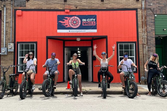 Downtown Dallas Sightseeing & History 2 Hour E-Bike tour - Why the route can feel different from one departure to another