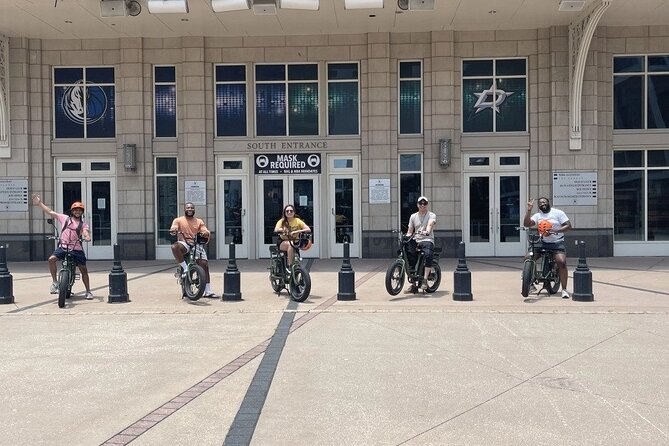 Downtown Dallas Sightseeing & History 2 Hour E-Bike tour - The guides are a major part of the value