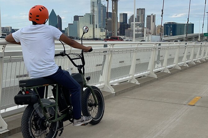 Downtown Dallas Sightseeing & History 2 Hour E-Bike tour - Photo stops, pacing, and what you may not get