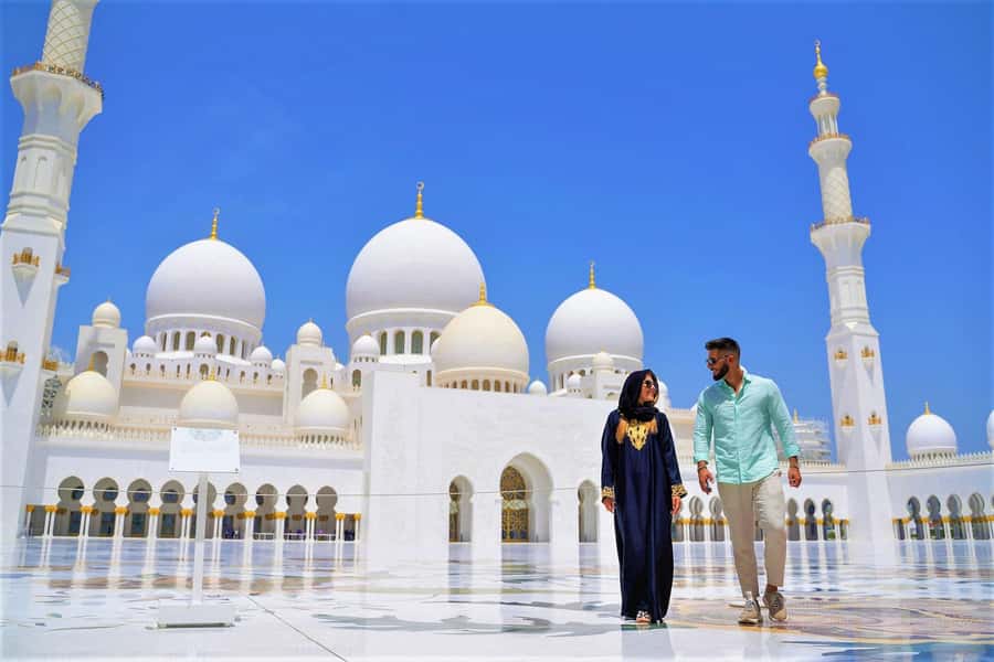 Dubai: Abu Dhabi Grand Mosque, Palace, and Heritage Village - How much information will you receive?