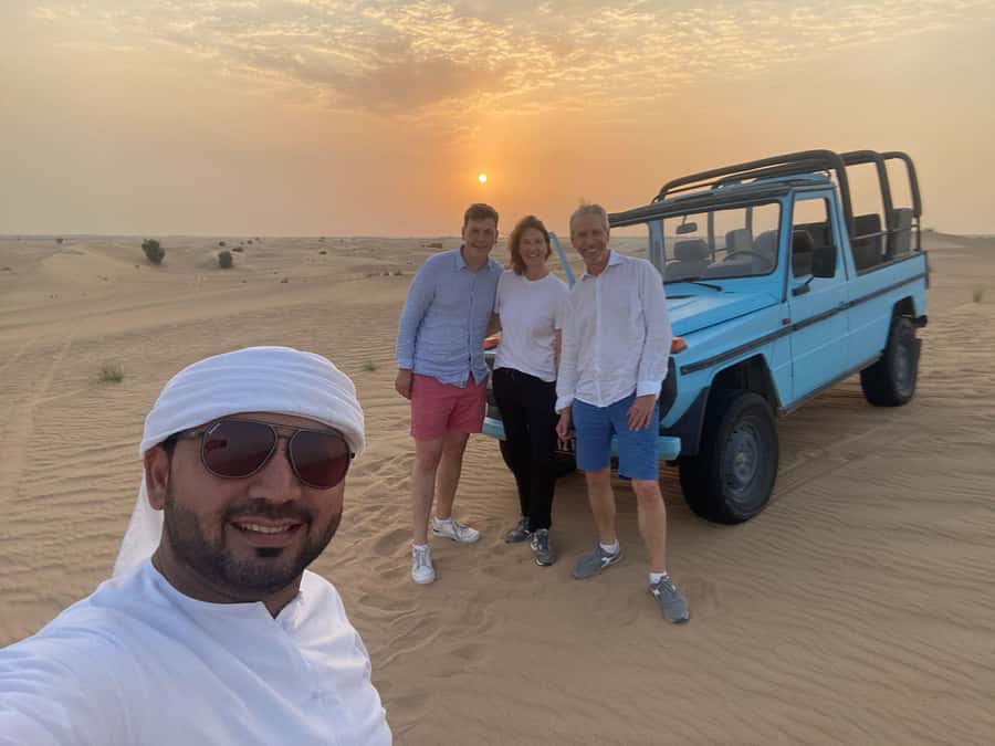 Dubai: Heritage Safari, Camel Ride & Al Marmoom Oasis Dinner - Shows, henna, and the evening program