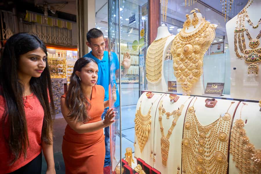 Dubai: Private Old Town, Heritage & Souks Walking Tour - Spices, tastings and shopping advice in Deira