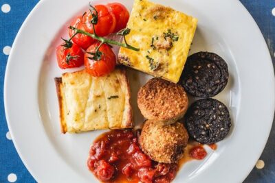 Dublin Historical Centre Food Tour with 8 Food Tastings & Drinks