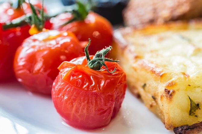 Dublin Historical Centre Private Food Tour with 8 Food Tastings - Lunch in Temple Bar at 20 Temple Lane South