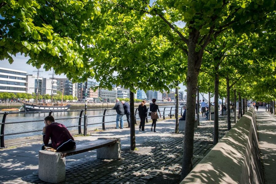 Dublin: Jeanie Johnston Tall Ship Irish Famine History Tour - The guides shape the experience