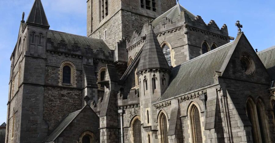Dublin: Macabre History Walking Tour - Cuchulainn and the violent end of a warrior