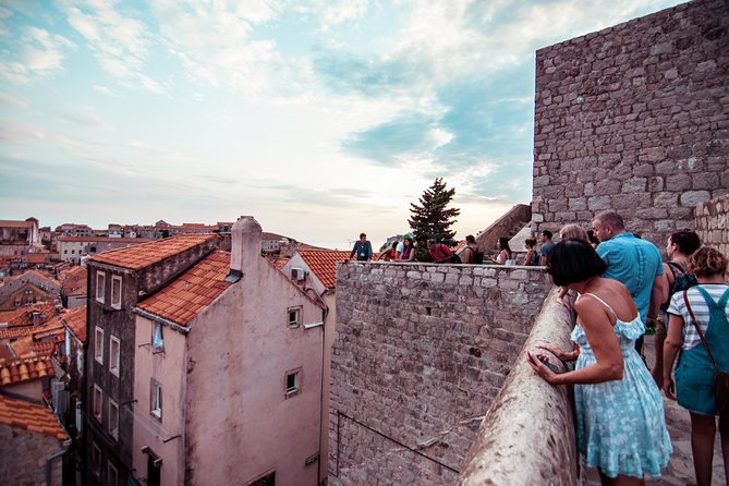 Dubrovnik: Ancient City Walls & Wars Walking Tour - Guides who make the history easier to follow