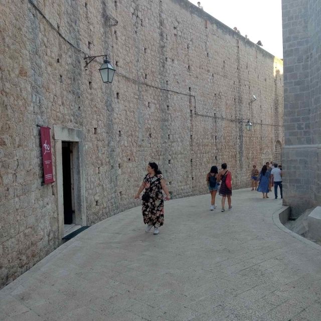 Dubrovnik: Historical Tour with Game of thrones details - What makes the guides important