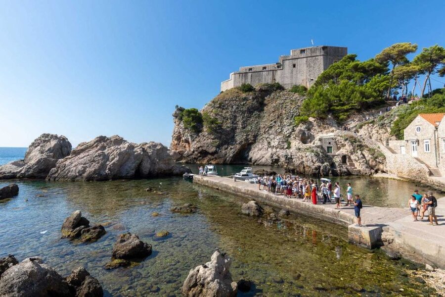 Dubrovnik: History and Game of Thrones Walking Tour - Stradun, the Franciscan Monastery, and Onofrio Fountain