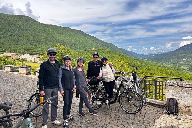 E-bike between towers and medieval villages at the foot of Sirente Abruzzo - Roccapreturo and its rocky tower