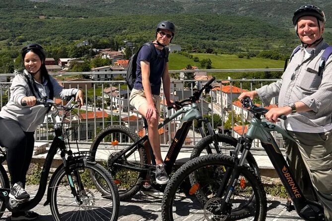 E-bike between towers and medieval villages at the foot of Sirente Abruzzo - Goriano Valli and the local refreshment