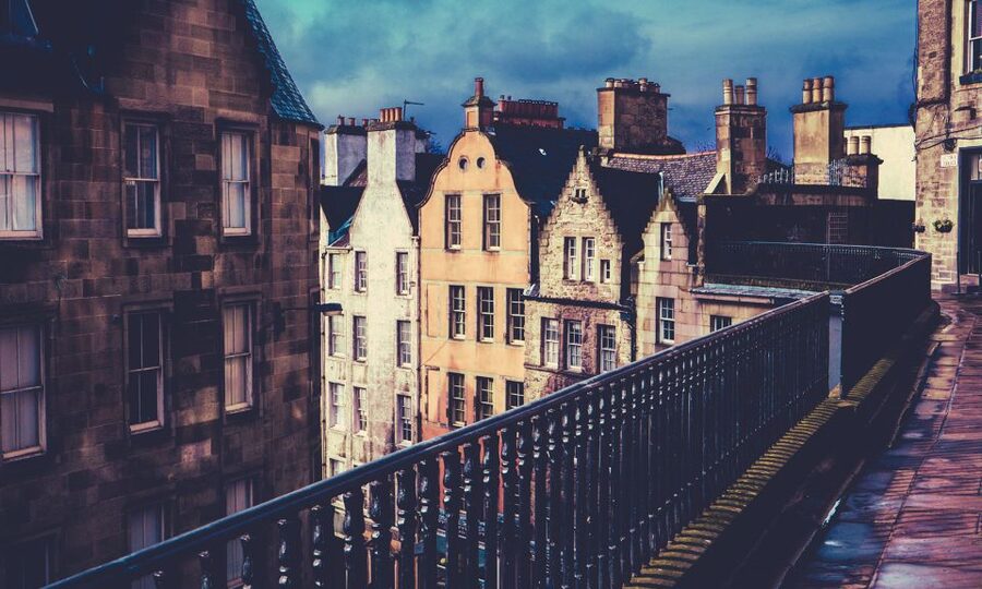 Edinburgh: 3-Hour Historical Walking Tour in Italian - The National Museum, Mary King’s Close, and the final view