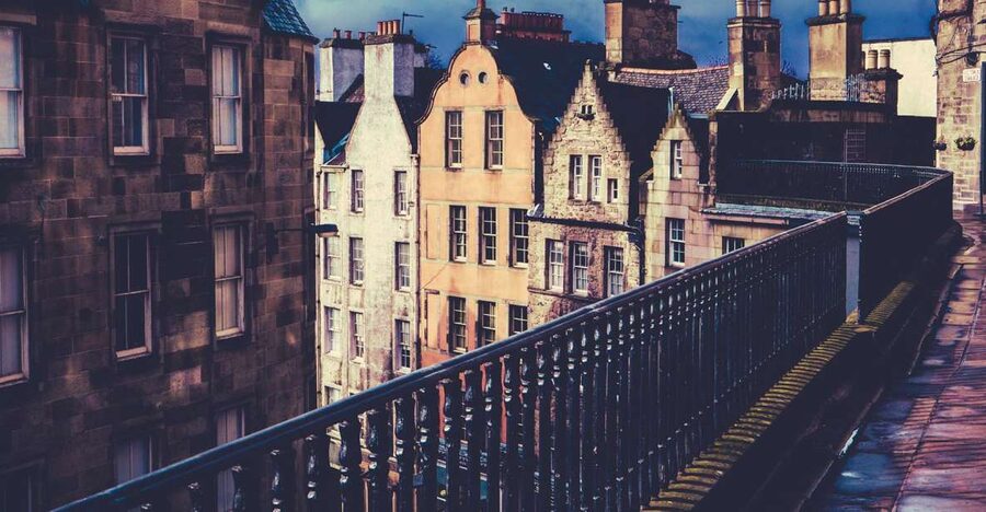 Edinburgh: 3-Hour Historical Walking Tour in Spanish - Edinburgh Castle and the Stone of Destiny