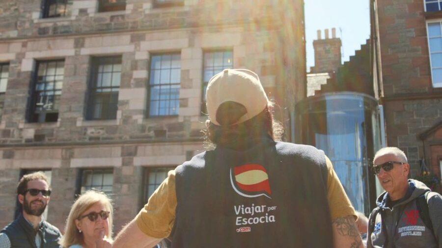 Edinburgh: 3-Hour Historical Walking Tour in Spanish - What $20 gets you