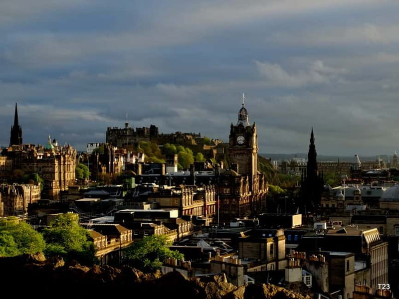 Edinburgh: Dark History Royal Mile Walking Tour - Why Edinburgh’s dark side works best on foot