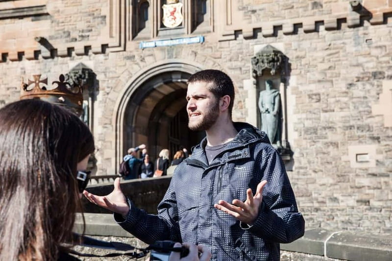 Edinburgh: Edinburgh Castle Guided History Tour with Tickets - Why a guided Edinburgh Castle visit helps