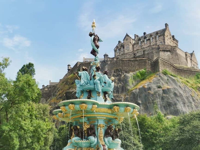Edinburgh: Edinburgh Castle Guided History Tour with Tickets - Western Panorama and Edinburgh views