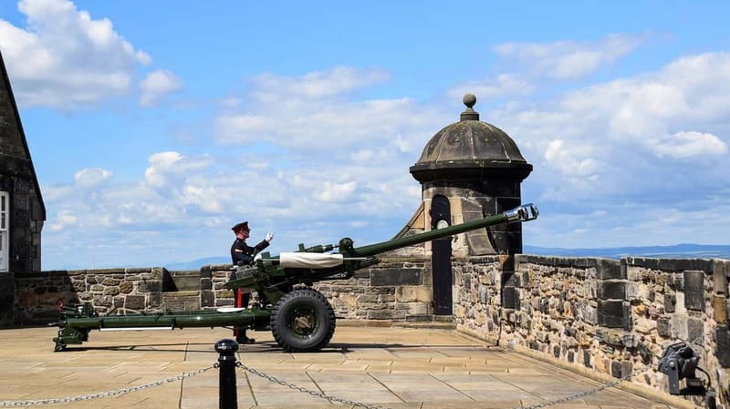 Edinburgh: Edinburgh Castle Guided History Tour with Tickets - Royal rooms, the Great Hall, and Crown Square