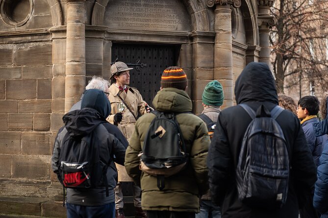 Edinburgh: Historical Gems Tour with Whisky & Local Flavours - The Royal Mile beyond its main street