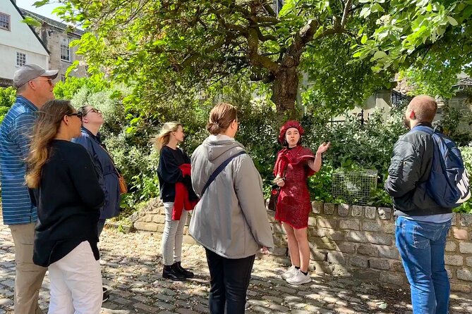 Edinburgh: Historical Gems Tour with Whisky & Local Flavours - Canongate and the quieter side of the Old Town