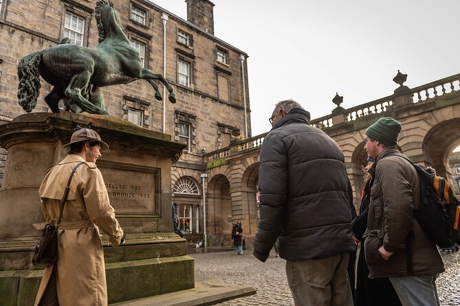 Edinburgh: Historical Gems Tour with Whisky & Local Flavours - Haggis, neeps, tatties, and a dram of Glenlivet