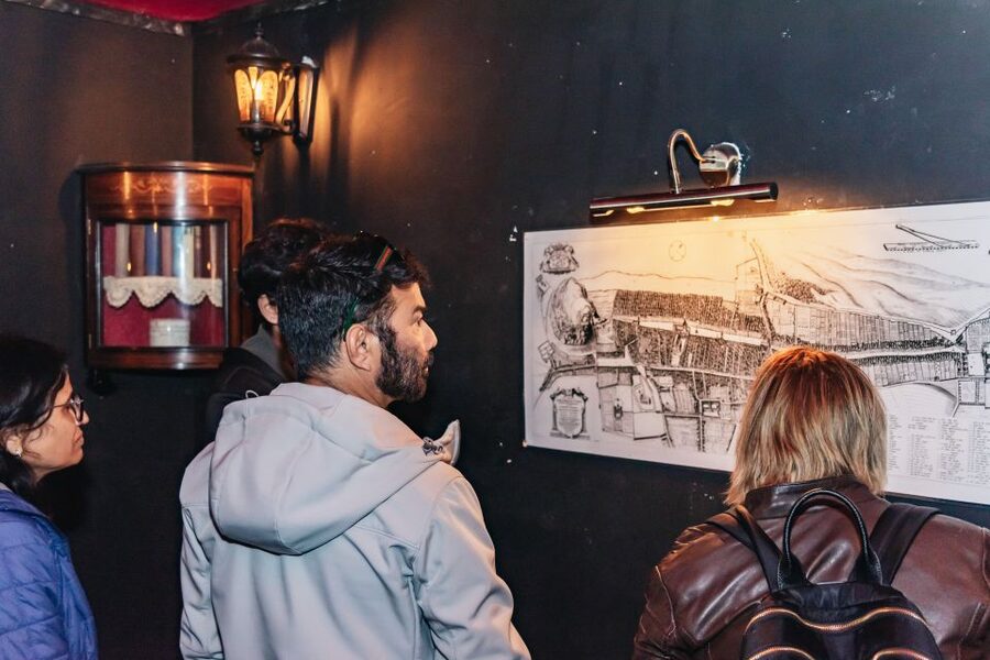 Edinburgh: Old Town and Underground Historical Tour - What $27 buys you