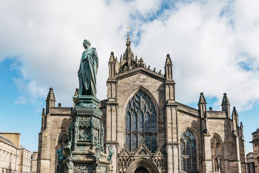 Edinburgh: Old Town History and Tales Walking Tour - Harry Potter connections without losing the wider story