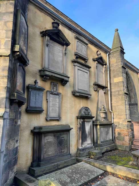 Edinburgh's Dark History Walking Tour - Edinburgh Castle and the beginnings of witch-trial stories