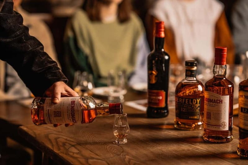 Edinburgh: Small-Group History of Whisky Tour with Tasting - Why this Edinburgh whisky tour works