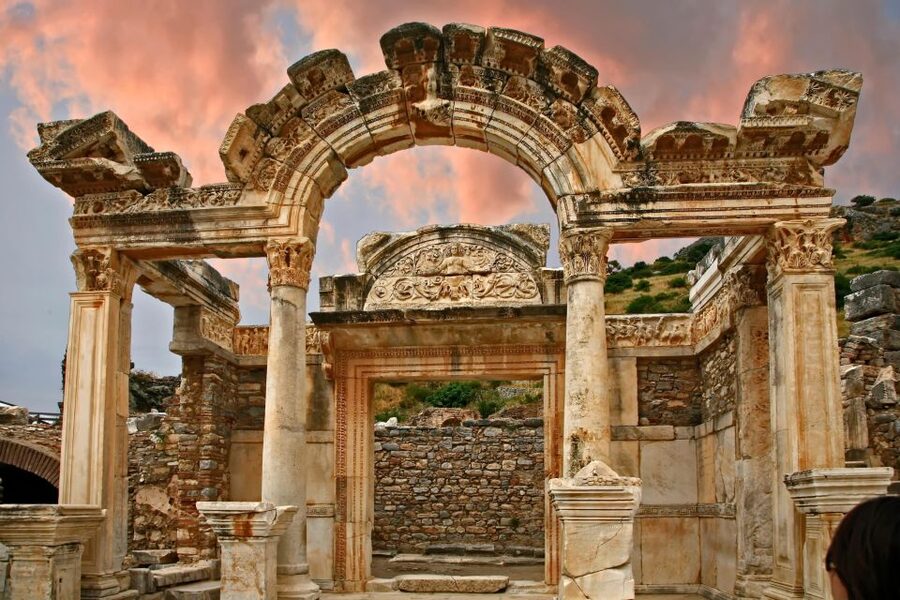 Ephesus Ancient City Highlight Tour For Cruisers - Meeting your guide at Kusadasi cruise port