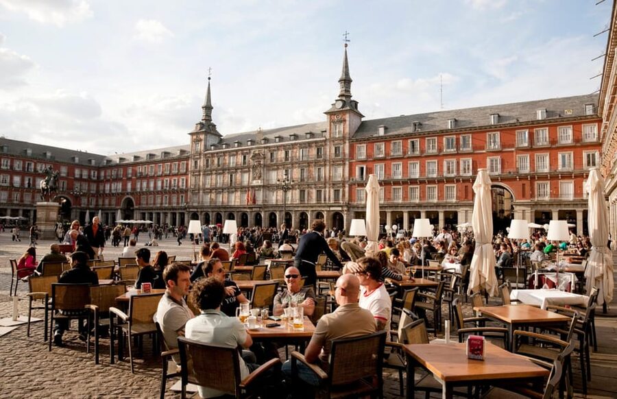 Essential Madrid: Walking Tour of the Historic Center - Royal Palace views and Almudena Cathedral