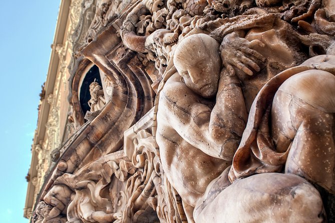 Essentials of Valencia and its World Heritage Sites - Plaza de la Mare de Déu and the Water Tribunal