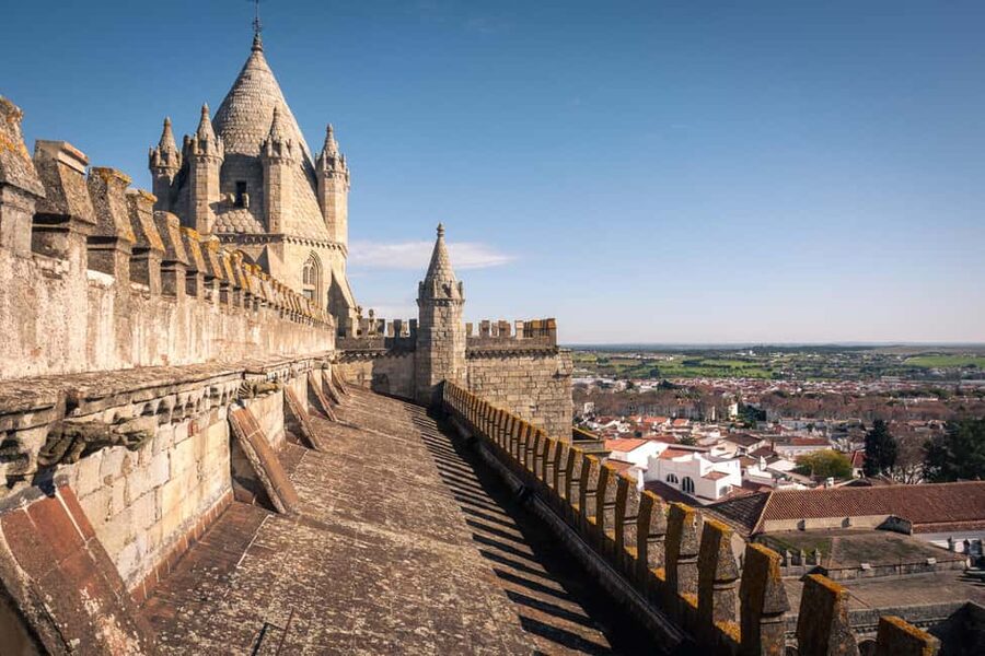 Évora: Private & Flexible Walking Tour in Historic Center - Key points at a glance